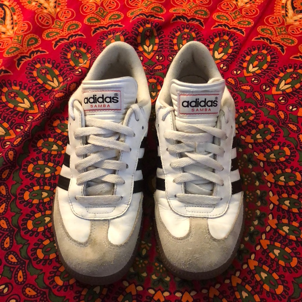 • Adidas Sambas •